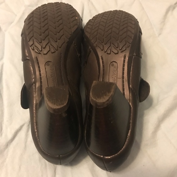 bare trap shoes amazon